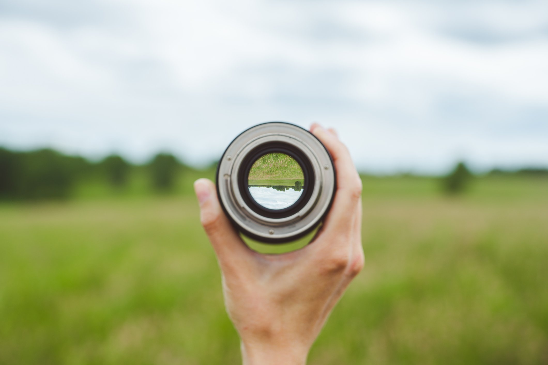 Investor behavior perspective and financial decision-making concept